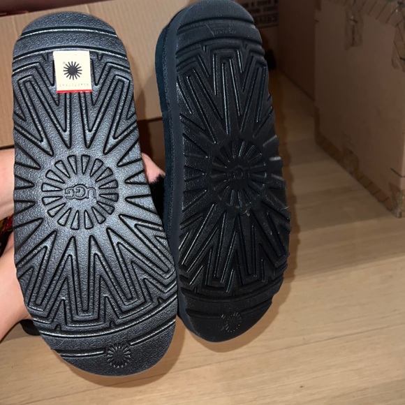 Ugg slippers - Picture 4 of 5